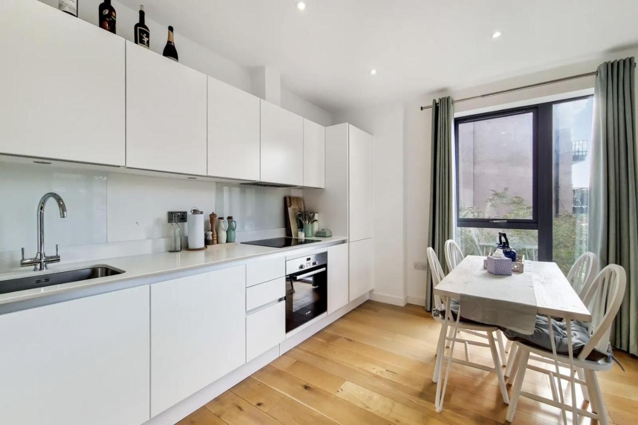 Luxury 2 Bed 2 Bath With Balcony New Build Apartment *South Central London* Exterior foto